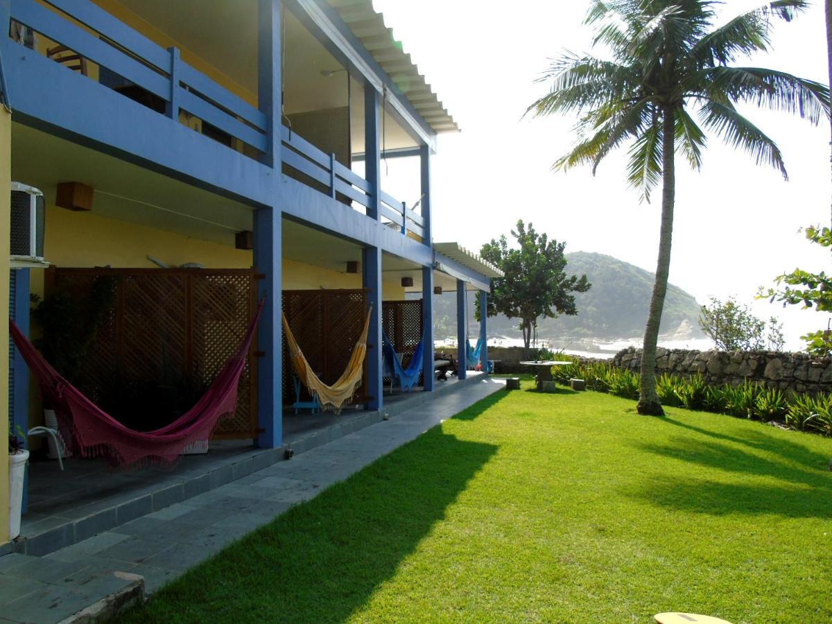 Quarto Família com Vista Lateral do Mar